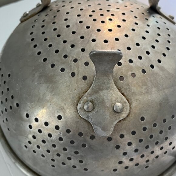Vintage Aluminum Colander / Kitchen Utensil - Picture 4 of 6